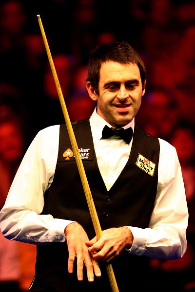 现出强大的 现出强大的